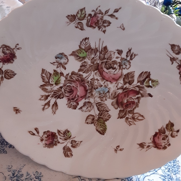 Johnson Brothers, Devon Sprays, Small Oval Serving Bowl - Picture 3 of 7